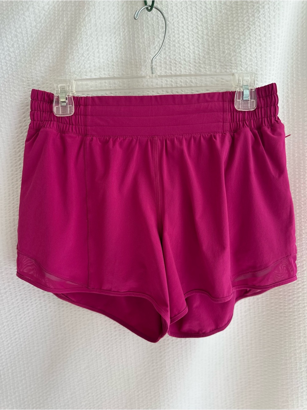 LULULEMON Hotty Hot Wild Berry Pink High-Rise Lined Shorts 4” Size 8 Running